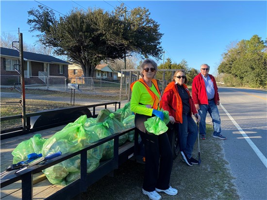 Ben Kinlaw, Liz Ringus, Lana Widener and city employee Marcus Hughes